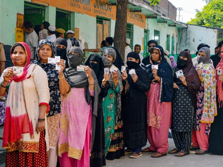 UP Nagar Nikay Chunav 2023 53 percent polling in second phase maximum voting in Kanpur Dehat UP Nikay Chunav 2023: यूपी निकाय चुनाव के दूसरे चरण में 53 फीसदी मतदान, कानपुर देहात में सबसे अधिक वोटिंग