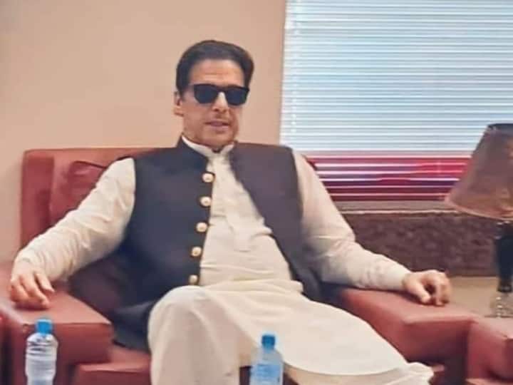 Pakistan Imran khan: अल-कादिर ट्रस्ट केस में इमरान खान को होंगे रिहा? हाईकोर्ट पहुंचे PTI चीफ की सुरक्षा में कड़े इंतजाम