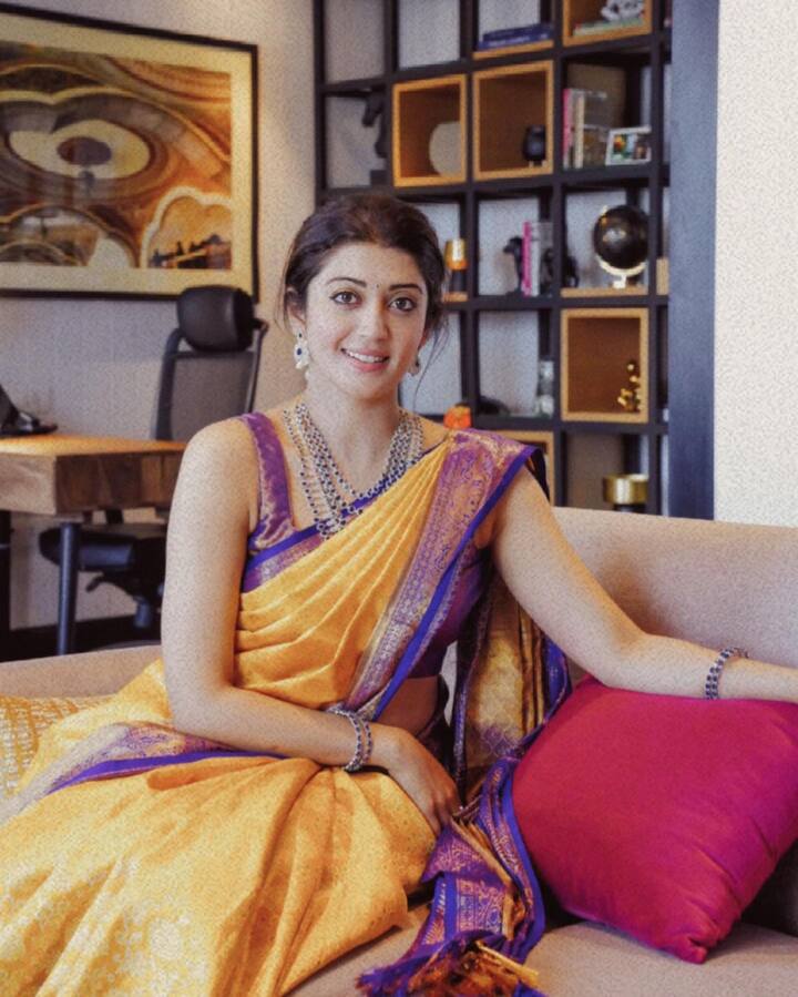 ఈ ముద్దుగుమ్మ సెకండ్ ఇన్నింగ్స్ ఎప్పుడు మొదలు పెడుతుందా అని అభిమానులు వెయిట్ చేస్తున్నారు. Image Credit: Pranitha Subhash/Instagram