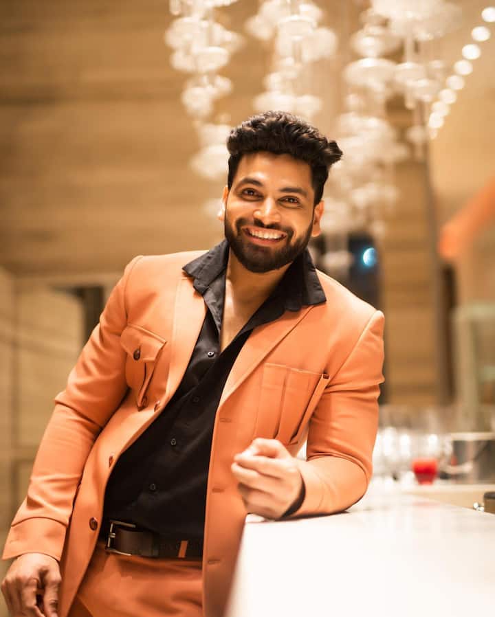 बीते दिनों ख़बरें आ रही थीं कि बिग बॉस के एक्स कंटेंस्टेंट शिव ठाकरे इस शो के हाईएस्ट पेड कंटेस्टेंट बने हैं.