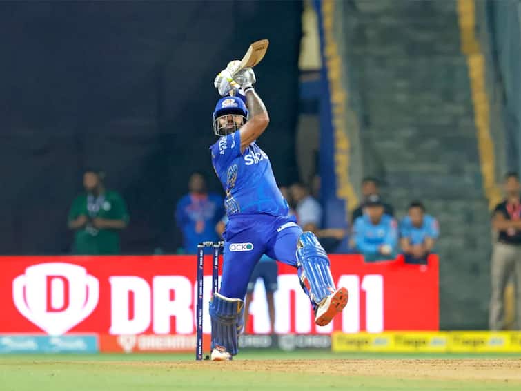 IPL 2023: MI Suryakumar Yadav century in 49 balls against GT his top performance in this season सूर्या दादाने गुजरातला धू धू धुतले... 11 चौकार अन् सहा षटकारासह झळकावले शतक