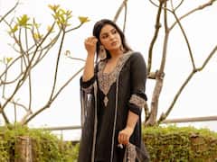 Samyuktha menon : என்னை சாய்த்தாலே உயிர் தேய்த்தாலே ..கருப்பு உடையில் கலக்கும் நடிகை சம்யுக்தா மேனன்!