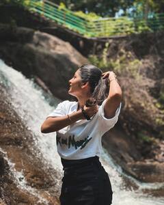 Ivana : ‘சொல்லுங்க மாமா குட்டி..’வைரலாகும் லவ் டுடே நாயகி இவானாவின் க்ளிக்ஸ்!