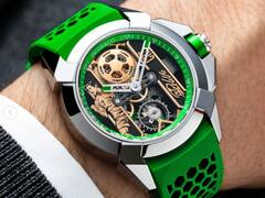 रोनाल्डो को गिफ्ट में मिली करोड़ों की घड़ी, 300 दुर्लभ पत्थरों का बनाने में किया गया इस्तेमाल!