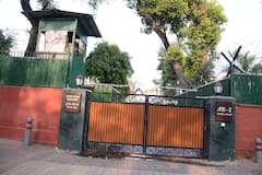 Parineeti-Raghav Engagement: राघव चड्ढा-परिणीति चोपड़ा की सगाई के लिए कपूरथला हाउस में तैयारियां शुरू, देखें तस्वीरें