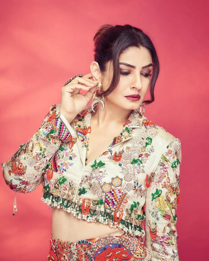 The actor picked a gorgeous silk matching set from designer Anamika Khanna's shelves.