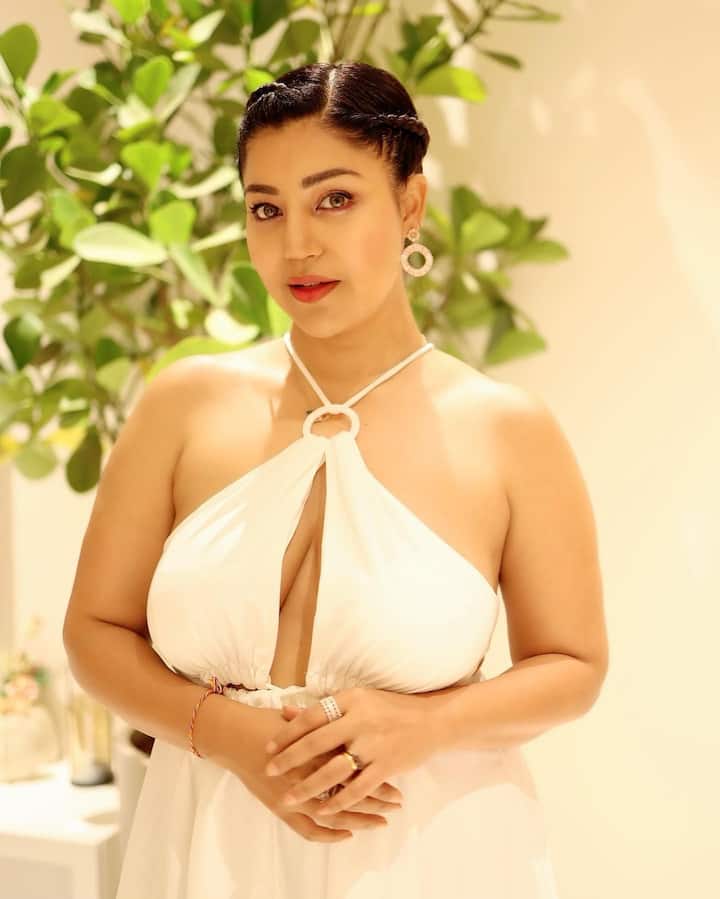 Debina Bonnerjee: ‘रामायण’ की सीता उर्फ देबिना बनर्जी ने 39 की उम्र में 2022 में दो-दो बेटियों का स्वागत किया. उनकी पहली प्रेग्नेंसी IVF और दूसरी नेचुरली हुई थी.