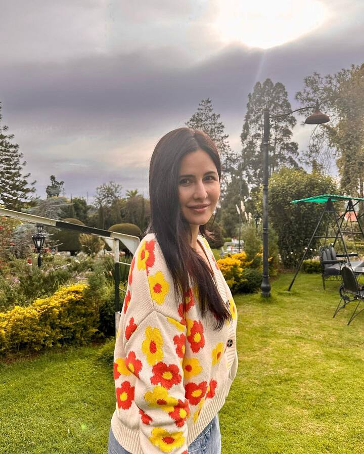 जब कैटरीना बहुत छोटी थी तभी उनके मां और पिता मोहम्मद कैफ ने एक-दूसरे तलाक ले लिया था. जिसके बाद एक्ट्रेस की मां ने उनकी और उनके भाई बहनों अकेले ही उनकी परवरिश की है. इस बात का खुलासा एक्ट्रेस ने कैटरीना कैफ ने 2019 में एक फिल्मफेयर इंटरव्यू में किया था.