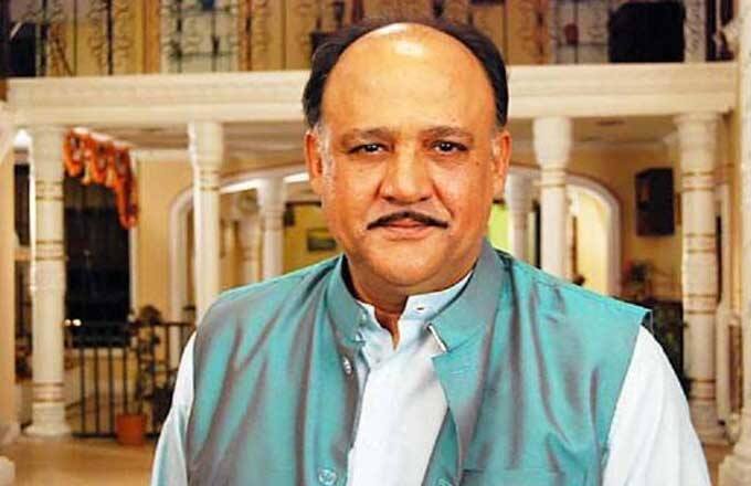 वहीं नीना से अलग होने के बाद साल 1987 में आलोक नाथ ने आशु सिंह से ब्याह रचा लिया और दोनों अब एक बेटा और एक बेटी के पेरेंट्स हैं.