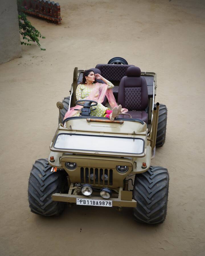 लेकिन क्या आप जानते हैं कि बिग बॉस के बारे में सपना चौधरी क्या राय रखती हैं ? जब उनसे एक इंटरव्यू में सवाल किया गया कि बिग बॉस स्क्रिप्टेड है या नहीं तो उनका जवाब आपको हैरान कर देगा.