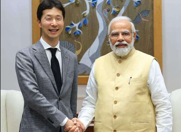 PM Modi held a meeting with Renesas Electronics CEO Toshi Shibata Ahmedabad: દિલ્હી જતા પહેલા PM મોદીએ જાપાની કંપનીના  CEO સાથે કરી મુલાકાત