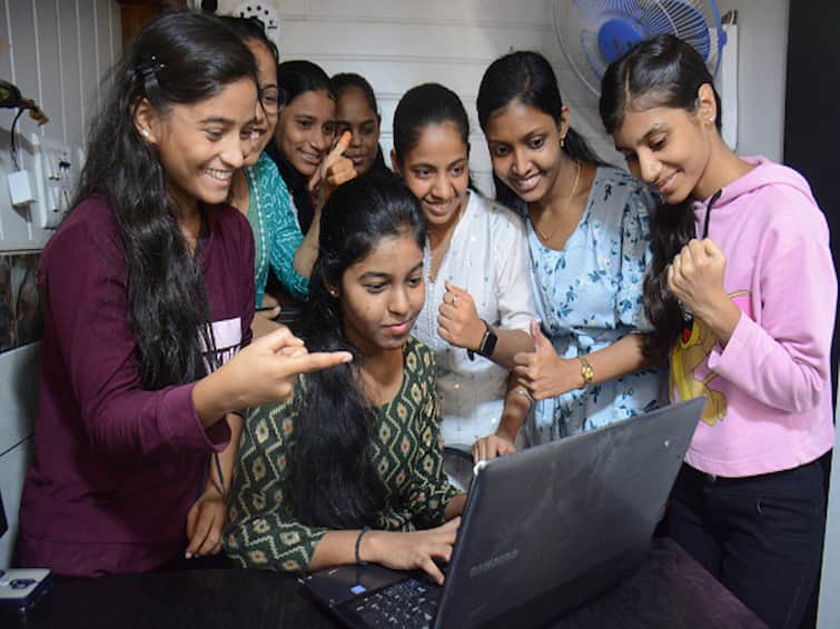 CBSE 10th Result 2023 Releasing Shortly: List Of Websites To Check Class 10 Board Result cbse.nic.in CBSE 10th Result 2023 Declared: List Of Websites To Check Result