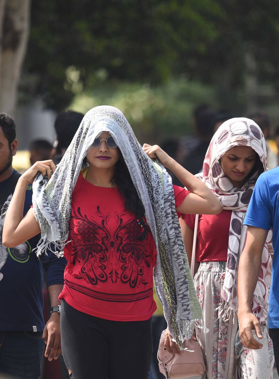 Heatwave in Delhi: गर्मी की मार झेलने के लिए रहें तैयार, पारा 42 के पार पहुचंने के आसार, इन बातों का रखें ख्याल Delhi Weather Today Update 12 May 2023 IMD forecast heatwave and temperature rise up 42 degrees Heatwave in Delhi: गर्मी की मार झेलने के लिए रहें तैयार, पारा 42 के पार पहुचंने के आसार, इन बातों का रखें ख्याल