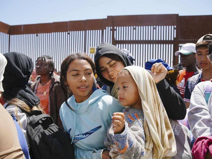 After it was lifted on May 11, under the country’s international law, anyone who comes to the US can ask for asylum. People from all over the world come to the US-Mexico border to seek asylum in the US. They are screened to determine whether they have a credible fear of persecution in their homeland. (Source: Getty)