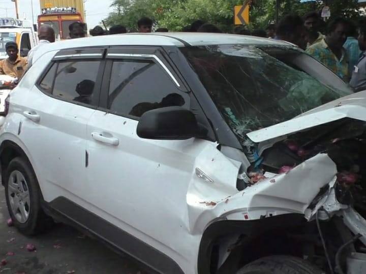 One person died in a high-speed car accident in Karur TNN கரூரில் அதி வேகத்தில் வந்த காரால் கோர விபத்து - ஒருவர் உயிரிழந்த சோகம், 4 பேர் காயம்