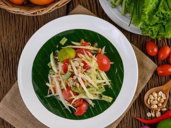 Summer Special Salad: गर्मी में पेट को रखेगा एकदम ठंडा, घर पर बनाएं हरी सब्जियों से बना सलाद