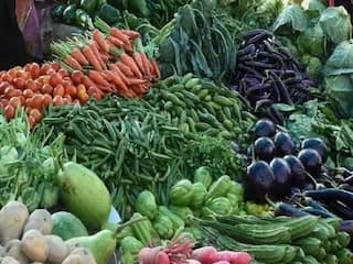 Vegetable Price: மழையால் காய்கறி வரத்தில் மாற்றம்..! காய்கறி விலையிலும் மாற்றமா? விலைப்பட்டியல் இதோ..!