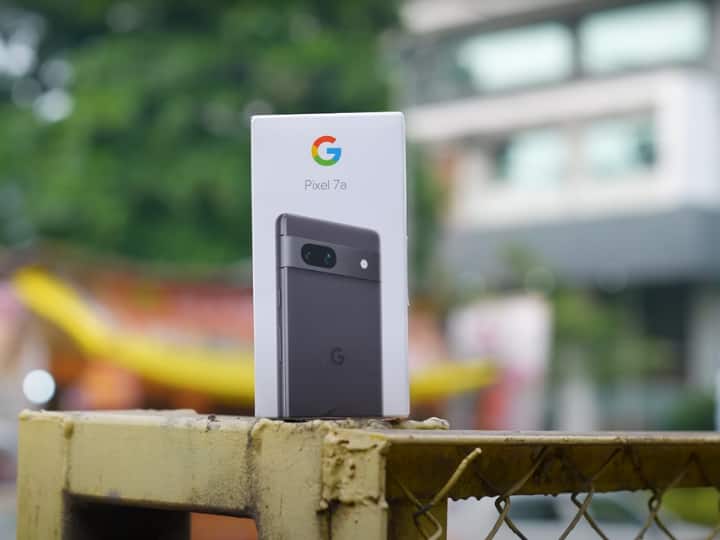 Google Pixel 7a: गूगल का नया पिक्सल 7a स्मार्टफोन भारत में लॉन्च हो चुका है. इस फोन की दो खास बातें हैं जो इसे पिक्सल 7 से यूनिक बनाती हैं.
