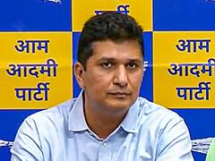 SC के फैसले के बाद भी केजरीवाल सरकार और अधिकारियों के बीच ठनी, जिस सचिव को हटाया उसने फोन भी कर लिया बंद