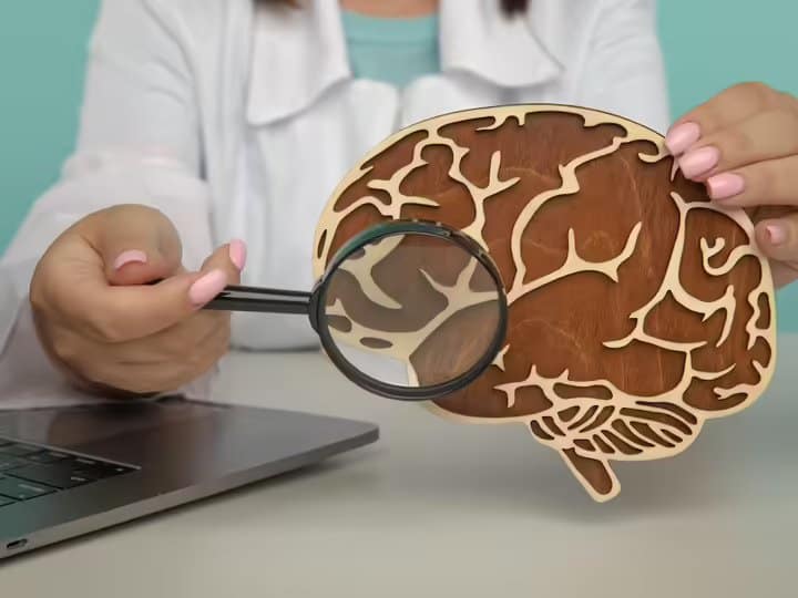 what is neurocysticercosis its symptoms and prevention कहीं दिमाग में कीड़े की वजह से तो नहीं हो रहा सिर दर्द...हो जाएं सतर्क नहीं तो खोखली हो जाएगी खोपड़ी