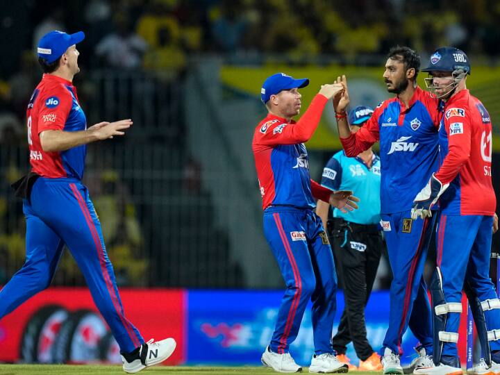 Delhi Capitals have won the toss and they've decided to bowl first पंजाब दिल्लीचा अडथळा दूर करणार का? वॉर्नरने नाणेफेक जिंकली, पाहा प्लेईंग 11