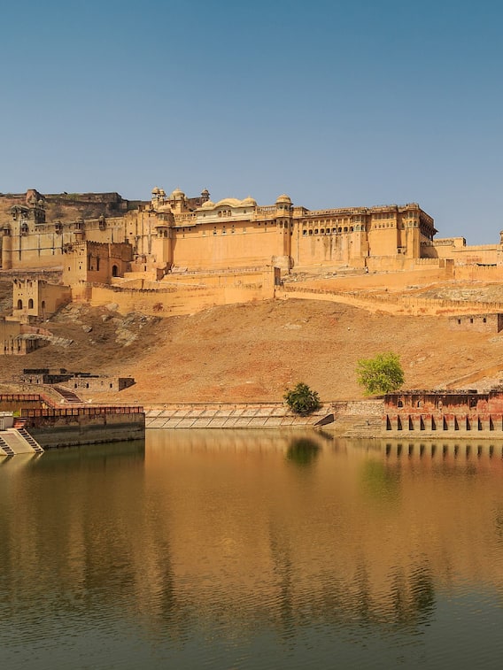 किसने और कितने समय में बनवाया था आमेर किला, एक क्लिक कर जानें
