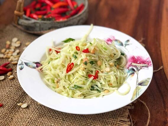 Salad Recipe: To keep the stomach cool in summer, eat a special salad of green papaya