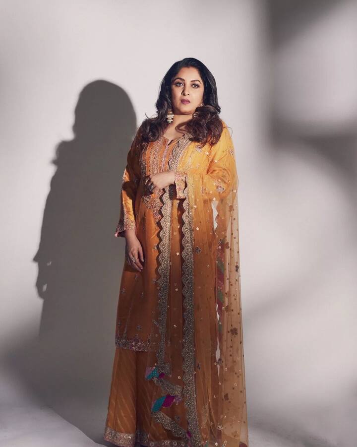 लेकिन दोनों के प्यार में दीवार ये बात बनी कि रविकुमार पहले से ही शादीशुदा थे. ऐसे में दोनों के अफेयर का असर रविकुमार के घर में दिखने लगा था. जिसकी वजह से रवि की शादीशुदा लाइफ बिगड़ने लगी थी. दोनों का अफेयर रवि को पत्नी को इतना खटकने लगा था कि उन्होंने राम्या को धमकी भी दी थी.