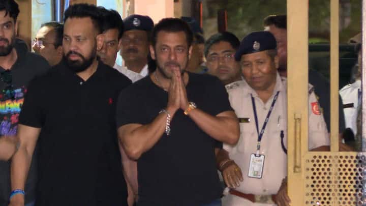 ঘনিষ্ঠ মহলে তিনি জানিয়েছেন, মুখ্যমন্ত্রী মমতা বন্দ্যোপাধ্যায়ের কথা তিনি আগে অনেকবার শুনেছেন।