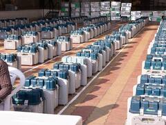 कर्नाटक में पहले आधे घंटे का रुझान चौंकाने वाला, शुरुआती आंकड़ों में कांग्रेस के हाथ बाजी