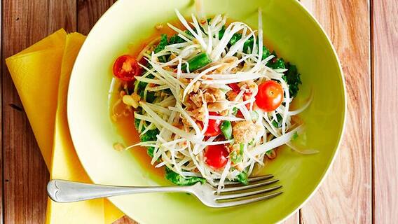 Salad Recipe: To keep the stomach cool in summer, eat a special salad of green papaya