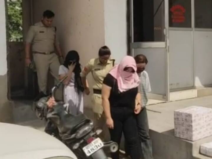 MP Sex Racket Police Raid Spa center in Singrauli rescue of 13 girls and 2 people arrested MP News ANN Singrauli: स्पा सेंटर की आड़ में चल रहा था देह व्यापार का 'गंदा काम', 13 लड़कियों का रेस्क्यू, मालिक और मैनेजर गिरफ्तार