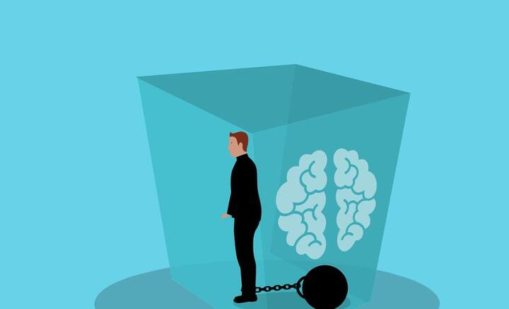 প্রেমে পড়া, কাউকে মনপ্রাণ দিয়ে ভালবাসার অনুভূতি, আর কোনও কিছুর সঙ্গেই তুলনীয় নয়। কিন্তু ভালবাসা জীবনে একা আসে না, বয়ে আনে হীনম্মমন্যতা, নিরাপত্তাহীনতাও।