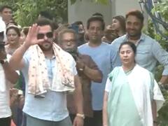 Salman Khan Meets Bengal CM Mamata Banerjee At Her Residence In Kolkata: Watch