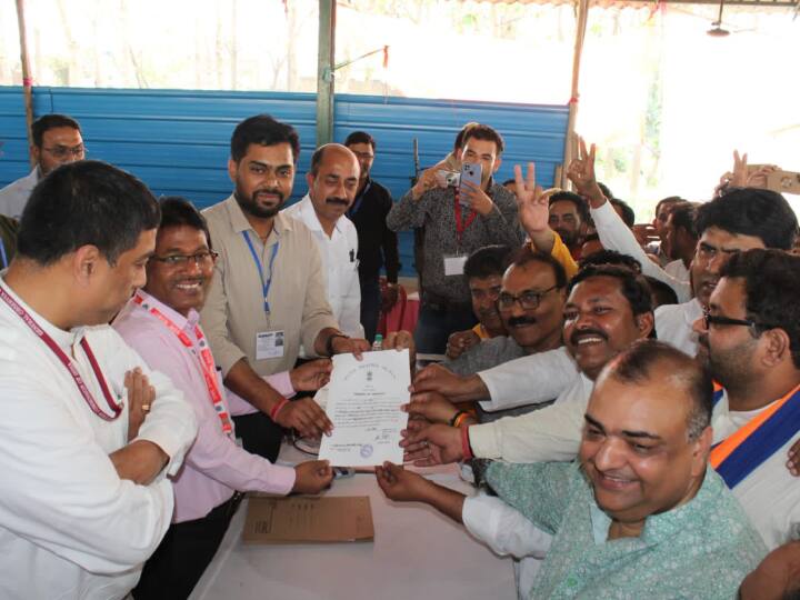UP Byelection result 2023 Rampur's Suar and Mirzapur's Chhanbey apna dal's Shafiq Ansari and Rinki won UP By-election Results 2023: यूपी उपचुनाव में बीजेपी गठबंधन की जीत, स्वार-छानबे में अपना दल एस ने सपा को हराया