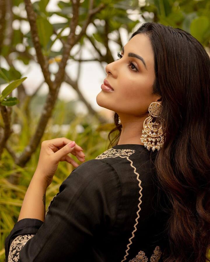 'పాప్ కార్న్' అనే మలయాళ సినిమాతో వెండితెరకు పరిచయమయ్యింది. Photo Credit: Samyuktha/Instagram