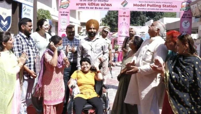 ਕਾਂਗਰਸ ਪਾਰਟੀ ਦਾ ਗੜ੍ਹ ਮੰਨੀ ਜਾਂਦੀ ਜਲੰਧਰ ਲੋਕ ਸਭਾ ਸੀਟ ਲਈ ਹੋਈ ਜ਼ਿਮਨੀ ਚੋਣ 'ਚ 'ਆਪ', ਕਾਂਗਰਸ, ਸ਼੍ਰੋਮਣੀ ਅਕਾਲੀ ਦਲ ਅਤੇ ਭਾਜਪਾ 'ਚ ਚੌਤਰਫਾ ਚੋਣ ਮੁਕਾਬਲਾ ਦੇਖਣ ਨੂੰ ਮਿਲਿਆ ਹੈ। ਕਾਂਗਰਸ ਦੇ ਸੰਸਦ ਮੈਂਬਰ ਸੰਤੋਖ ਸਿੰਘ ਚੌਧਰੀ ਦੀ ਜਨਵਰੀ 'ਚ ਪਾਰਟੀ ਦੀ ਭਾਰਤ ਜੋੜੋ ਯਾਤਰਾ ਦੌਰਾਨ ਦਿਲ ਦਾ ਦੌਰਾ ਪੈਣ ਕਾਰਨ ਮੌਤ ਹੋ ਗਈ ਸੀ, ਜਿਸ ਕਾਰਨ ਸੀਟ 'ਤੇ ਉਪ ਚੋਣ ਹੋਈ ਸੀ।