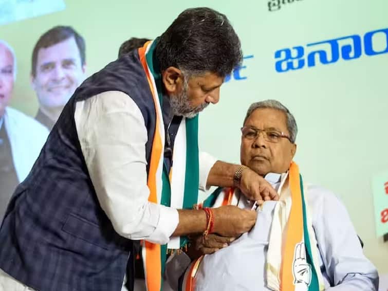 Karnataka Election Result 2023 Congress Could Split Tenure Of CM Between Siddaramaiah And Shivakumar Karnataka Election Result: சித்தராமையாவா..? டி.கே.சிவக்குமாரா..? முதலமைச்சர் பதவிக்கு காங்கிரசின் ப்ளான் இதுதான்..!