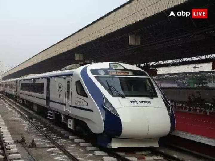 Vande Bharat Train: भारतीय रेलवे देशभर में वंदे भारत ट्रेन को अलग-अलग रूट्स में शुरू करने की कोशिश कर रही है. यह पीएम नरेंद्र मोदी की महत्वकांक्षी योजनाओं में से एक है.