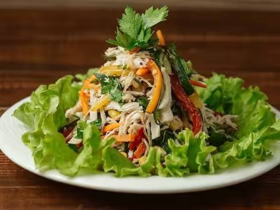 Salad Recipe: To keep the stomach cool in summer, eat a special salad of green papaya