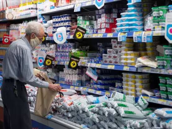 everything hugely expensive except liquor in this country inflation at 109 percent Inflation in World: ਸ਼ਰਾਬ ਨੂੰ ਛੱਡ ਕੇ ਇਸ ਦੇਸ਼ 'ਚ ਹਰ ਚੀਜ਼ ਬੇਹੱਦ ਮਹਿੰਗੀ, 109 ਫੀਸਦੀ ਤੱਕ ਪਹੁੰਚ ਗਈ ਮਹਿੰਗਾਈ ਦਰ