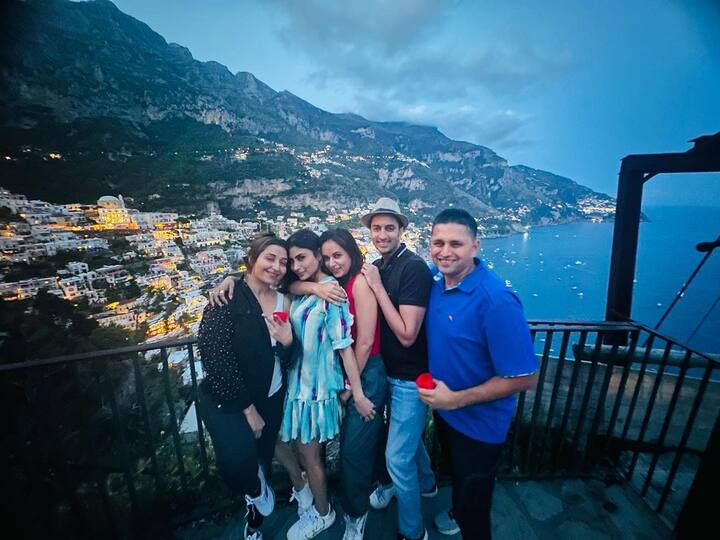 మౌనిరాయ్ (Image credit: MouniRoy/Instagram)