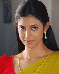 Gruhalakshmi Kasthuri: చారడేసి కళ్ళతో చూస్తున్న ఈ అలనాటి తార ఎవరో గుర్తుపట్టారా?