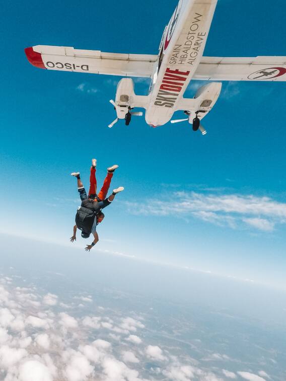 स्काई डाइवर्स के लिए ये 7 जगहें जन्नत से कम नहीं