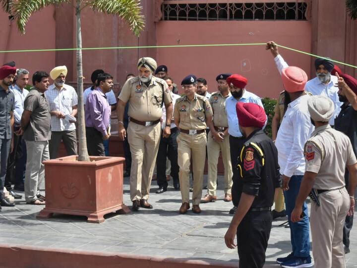 अमृतसर के हेरिटेज स्ट्रीट इलाके में 8 मई को सुबह साढ़े 6 बजे के करीब धमाका हुआ. जिसके बाद पुलिस से लेकर नेशनल इन्वेस्टिगेशन एजेंसी भी हरकत में आ गई थी. (8 मई 2023)