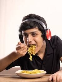 मैगी खाने के शरीर को होते हैं ये नुकसान