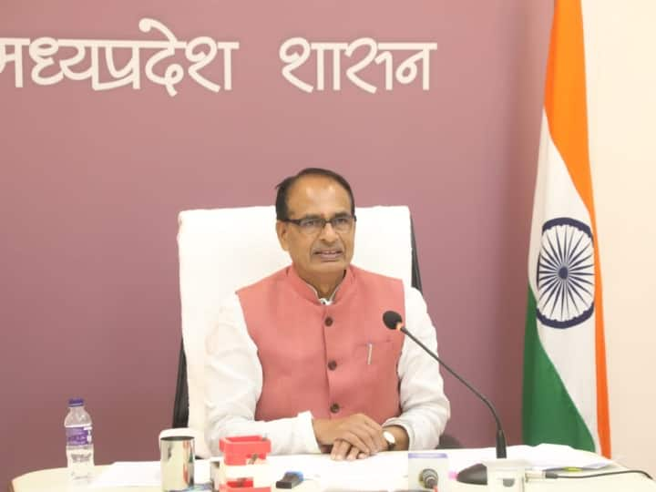 Shivraj Singh Chouhan Government Big Announcement On For illegal transportation of cattle In Bhopal Gau Raksha Sankalp Sammelan Ann Bhopal Gau Raksha Sankalp Sammelan: MP सरकार का बड़ा एलान, अब गोवंश को अवैध तरीके से ले जाने वालों के लिए आया ये सख्त कानून