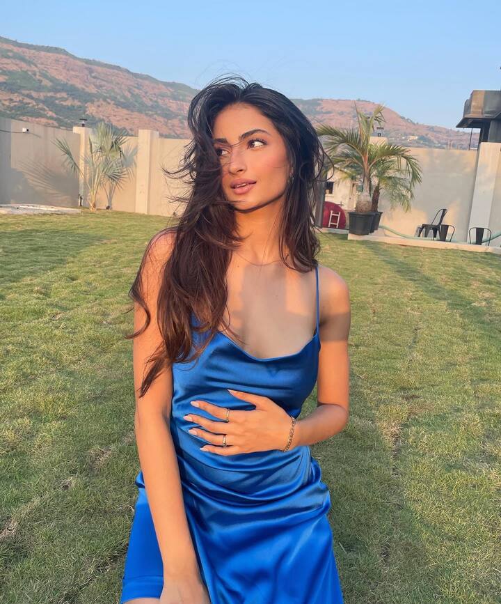 ऐसा हमने नहीं बल्कि खुद पलक तिवारी ने कहा है जी हां सिद्धार्थ कनन को दिए इंटरव्यू में पलक तिवारी से जब पूछा गया की वो सिंगल हैं या नहीं तो उन्होंने उसका जवाब वैरी सिंगल कहकर दिया.