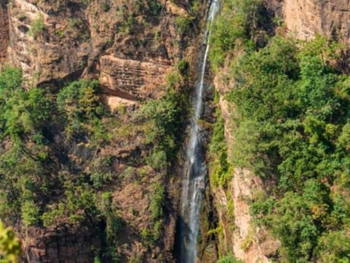 MP News more than two thousand foreign tourists reached Pachmarhi Madhya Pradesh Tourism ANN Madhya Pradesh Tourism: विदेशी सैलानियों को भाया का मध्य प्रदेश मिनी कश्मीर, दो हजार से ज्यादा विदेशी पर्यटक पहुंचे पचमढ़ी