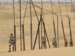 In Pics: पाकिस्तान के बिगड़ते हालात को देखते हुए सरहद पर BSF हाई अलर्ट, देखें तस्वीरें